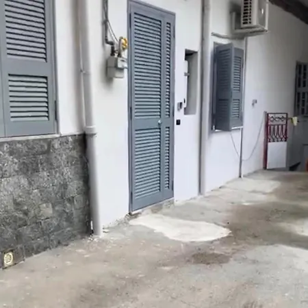 Apartment Miris Fast Comfortable Airport Capodichino 25 Minutes Walk Self Check-in *