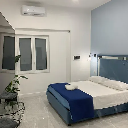 Miris Fast Comfortable Airport Capodichino 25 Minutes Walk Self Check-in Apartment