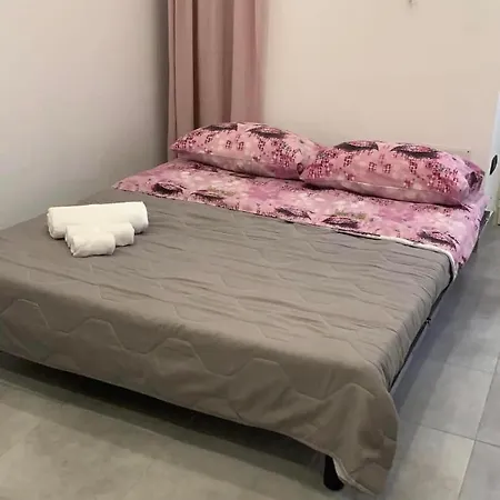 Miris Fast Comfortable Airport Capodichino 25 Minutes Walk Self Check-in Apartment